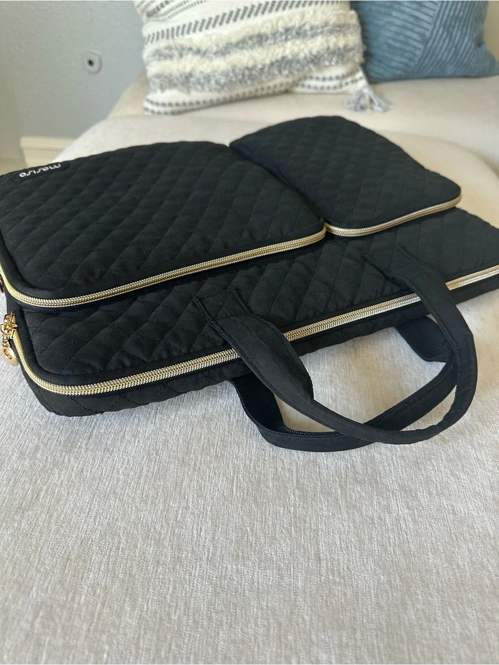MOSISO Black Quilted Laptop Briefcase with Dual Front Pockets